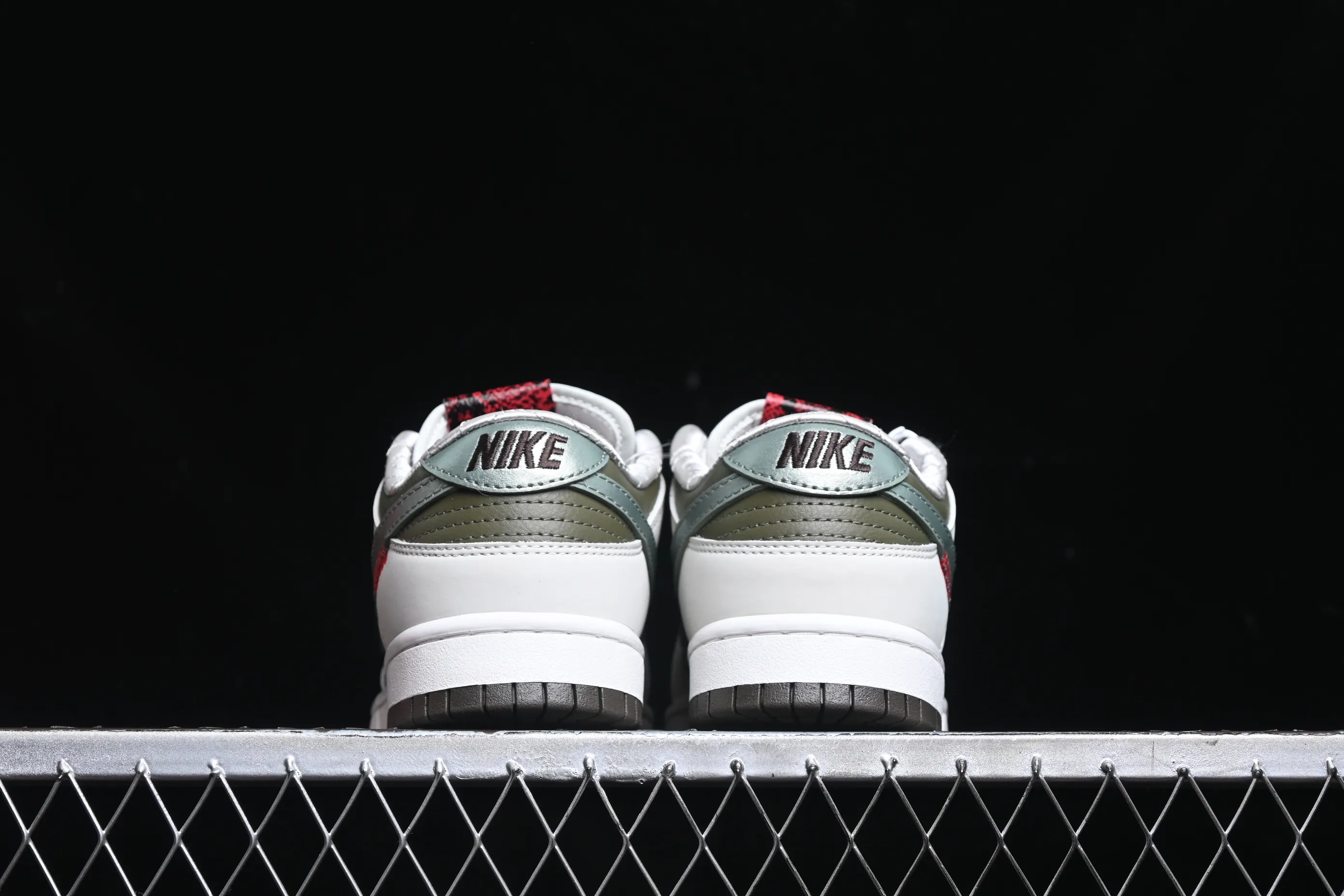 All Categories Nk SB Dunk Series Nk SB Dunk Low Low-top sneakers Nk Dunk Low "Year of the Snake" Year of the Snake Spring Festival limited low-top casual sneakers HV5980-231